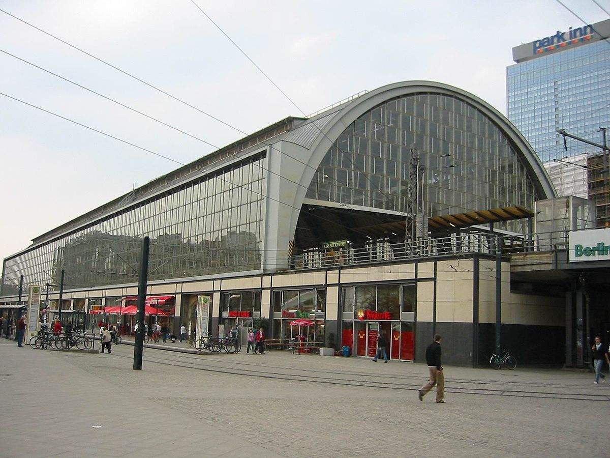 1200px Bahnhof Berlin Alexanderplatz