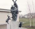 Kaninchen Im Garten Inspirierend the Hare Queen by Fidelma Massey Skulptur